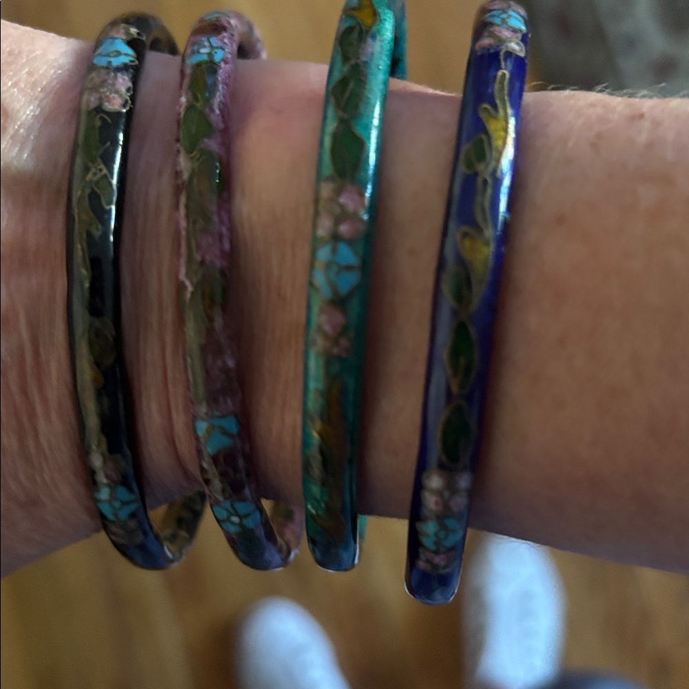 Vintage cloisonné bangles bracelets set of 4